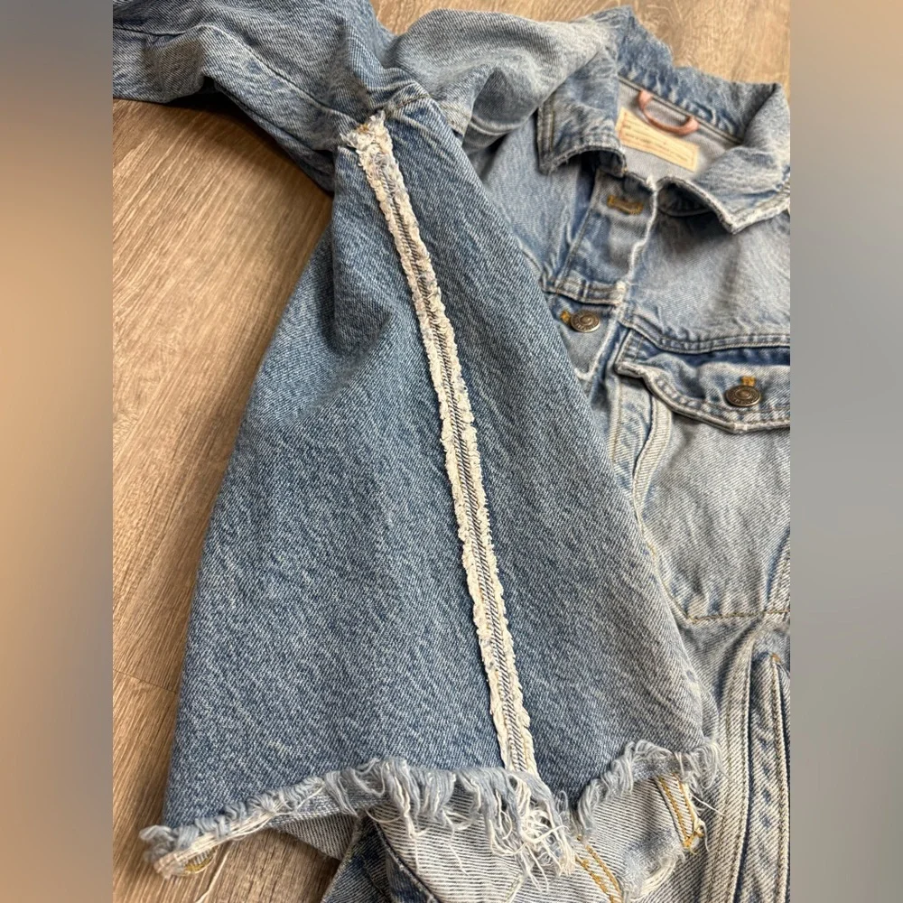 Free People We The Free Indira Distressed Denim Jacket Large - Picture 11 of 13